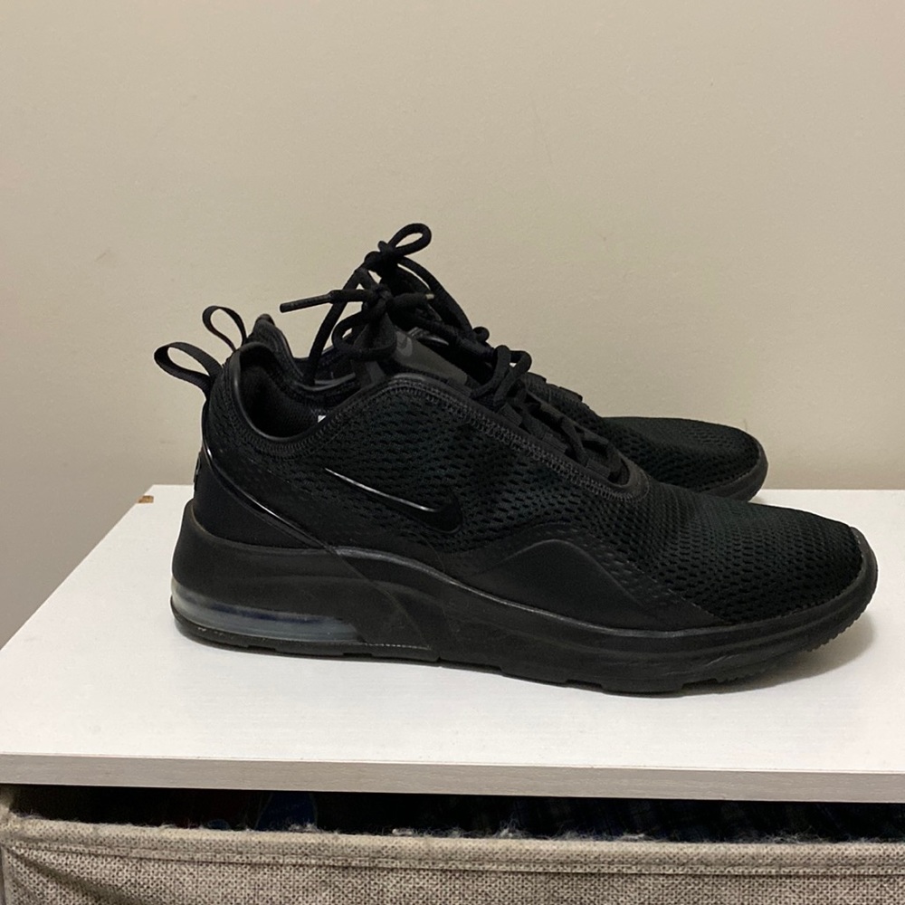 Nike air max mesh black like new men's size 9